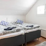 Hommala Riverside With Terrace, Sauna & Auroras Near Rovaniemi Деревянный коттедж *
