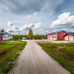 Hommala Riverside With Terrace, Sauna & Auroras Near Rovaniemi *