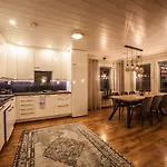 Деревянный коттедж Hommala Riverside With Terrace, Sauna & Auroras Near Rovaniemi *