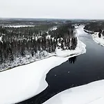 Hommala Riverside With Terrace, Sauna & Auroras Near Rovaniemi Деревянный коттедж Raiskio