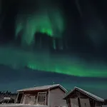 Деревянный коттедж Hommala Riverside With Terrace, Sauna & Auroras Near Rovaniemi Raiskio