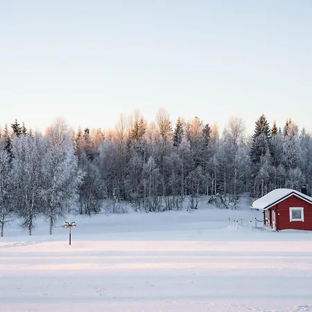 Hommala Riverside With Terrace, Sauna & Auroras Near Rovaniemi *