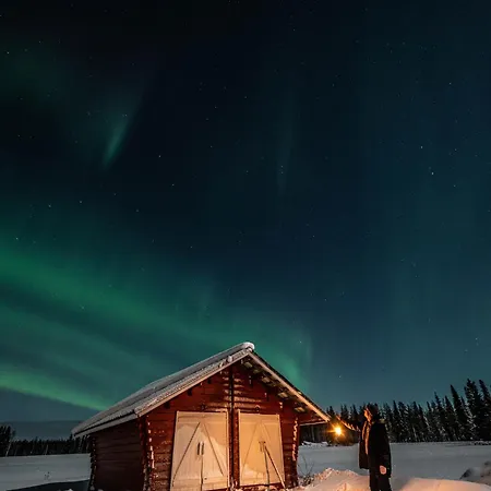 山林小屋 Hommala Riverside With Terrace, Sauna & Auroras Near Rovaniemi *