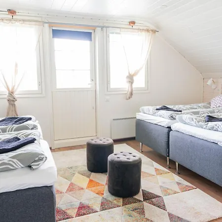 山林小屋 Hommala Riverside With Terrace, Sauna & Auroras Near Rovaniemi *