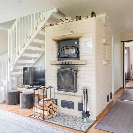 Hommala Riverside With Terrace, Sauna & Auroras Near Rovaniemi Lodge Raiskio