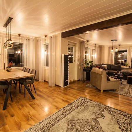 Hommala Riverside With Terrace, Sauna & Auroras Near Rovaniemi *