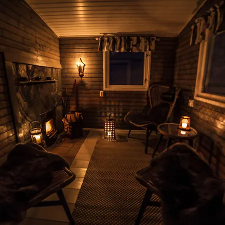 Hommala Riverside With Terrace, Sauna & Auroras Near Rovaniemi 山林小屋 *