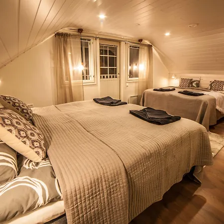 Lodge Hommala Riverside With Terrace, Sauna & Auroras Near Rovaniemi *