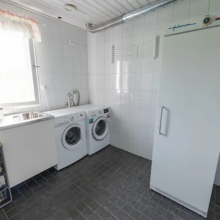 Hommala Riverside With Terrace, Sauna & Auroras Near Rovaniemi Jaktstuga