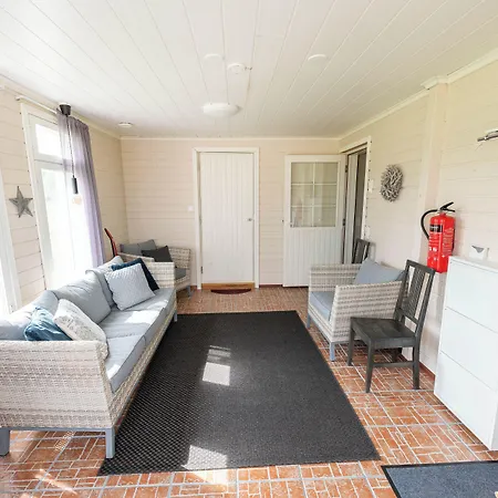 Hommala Riverside With Terrace, Sauna & Auroras Near Rovaniemi *