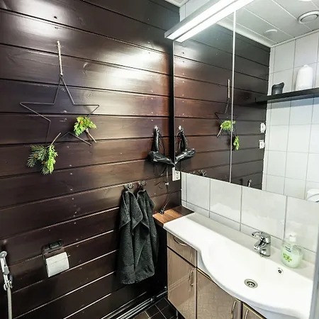 山林小屋 Hommala Riverside With Terrace, Sauna & Auroras Near Rovaniemi *