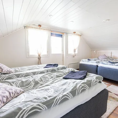 Hommala Riverside With Terrace, Sauna & Auroras Near Rovaniemi *