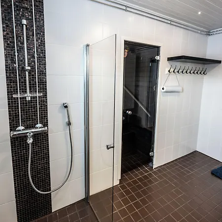 Hommala Riverside With Terrace, Sauna & Auroras Near Rovaniemi *